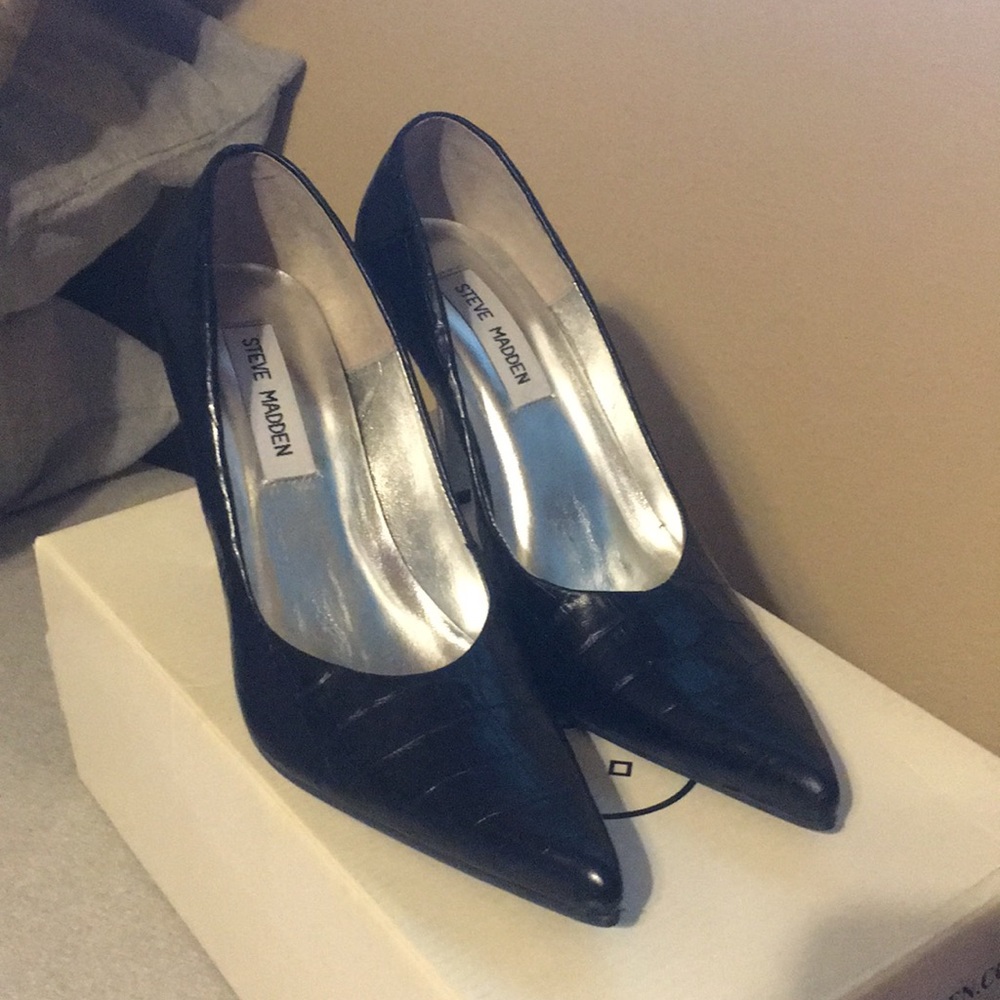 NIB Steve Madden pump